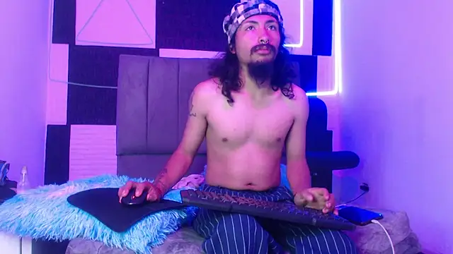 strap_420 Webcamshow