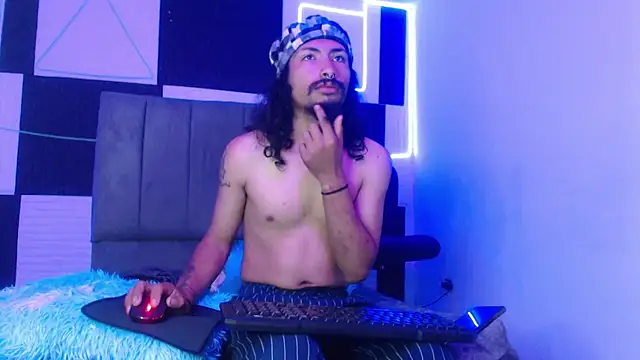 strap_420 Webcam Show
