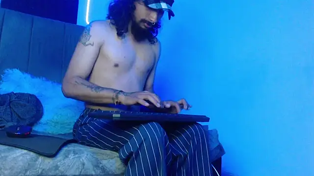 strap_420 Webcam show