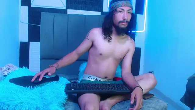 strap_420 Webcam Show