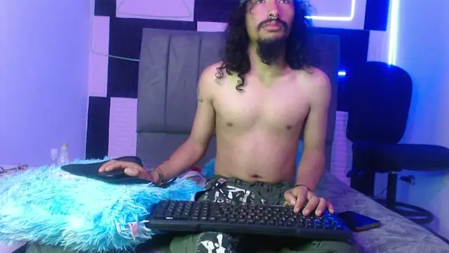 strap_420 Webcam Show