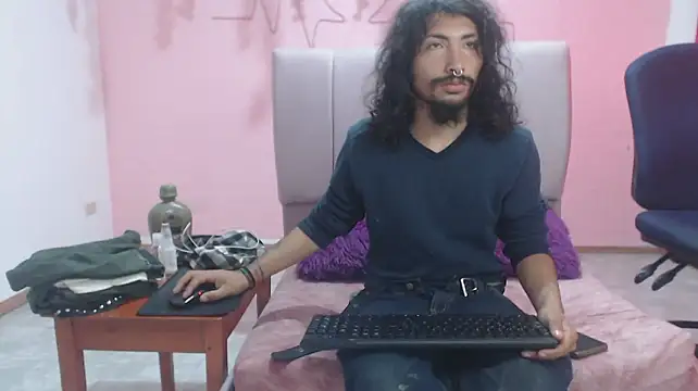 strap_420's Live XXX Chat