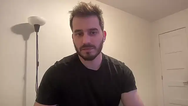 הופעת וובקאם של ThickDickMontreal