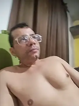 Show modela allexpraia na web-kameri