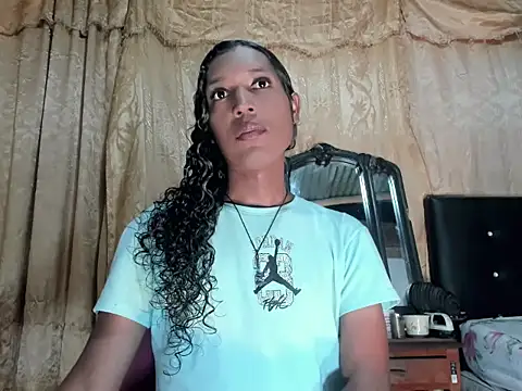 chaira_1x1 Webcam-Show