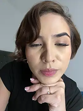 แชท XXX สดของ LadyScarlett_