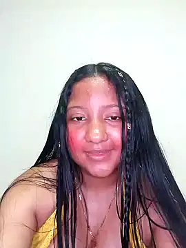 Luna_Dorada Show in webcam