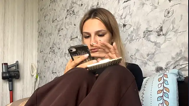 ManiacProffer webcam show