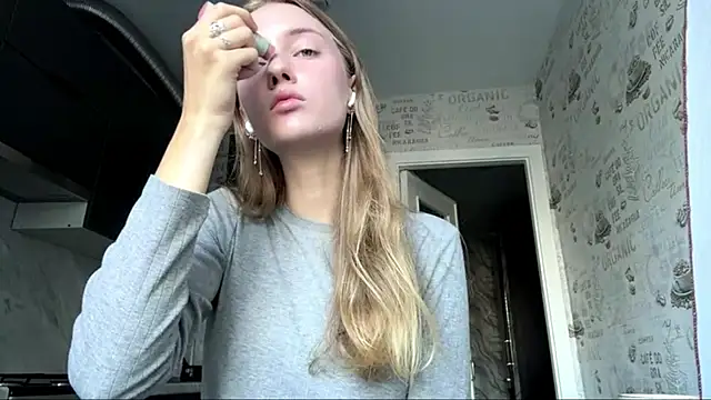 LuiseFurbeck Adlı Modelin Canlı XXX Sohbeti