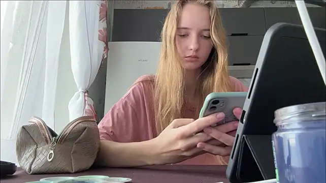 צ'אט XXX בשידור חי של LuiseFurbeck