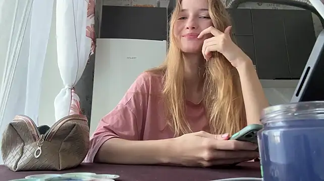 LuiseFurbeck's Live XXX Chat