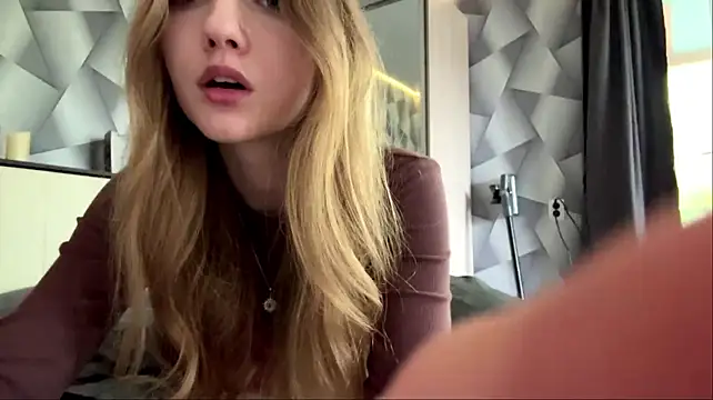 LuiseFurbeck's Live XXX Chat