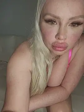 xSkylax Live chatroom
