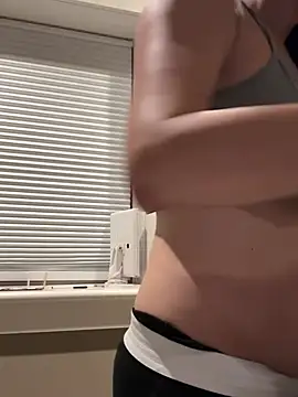 Bella_2323 ওয়েবক্যাম শো