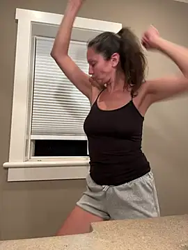 Bella_2323 Webcam Show