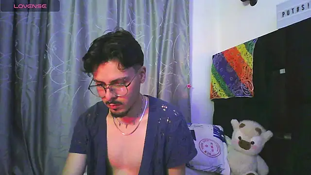 Hidden_Milan04 Webcam Show