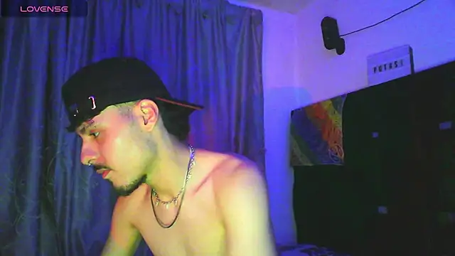 Show de Hidden_Milan04 na webcam