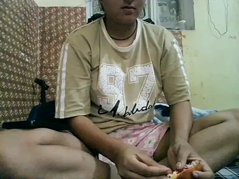 Mansi_p Show in webcam