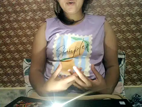 Minaxi_P Webcam-Show
