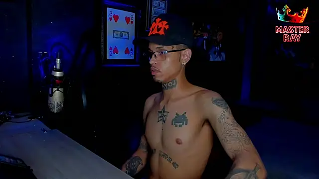 Show modela XXXRAYGAMES na web-kameri
