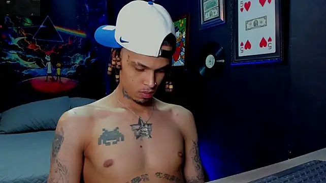 Show modela XXXRAYGAMES na web-kameri