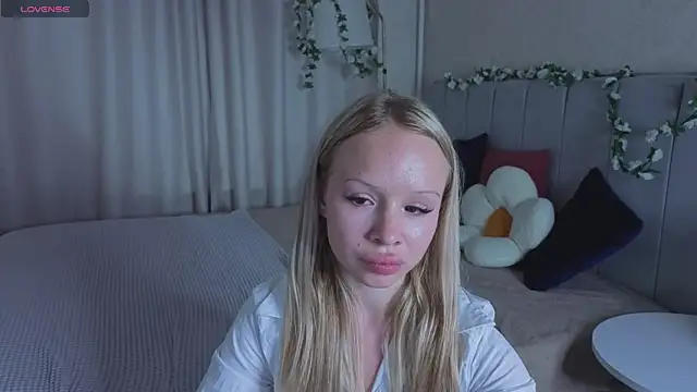 Milana_r0se's Live XXX Chat