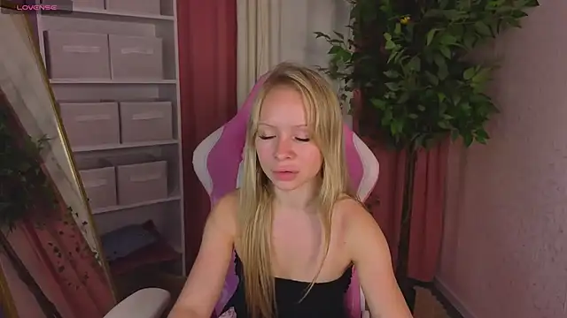 Milana_r0se élő XXX-chatje