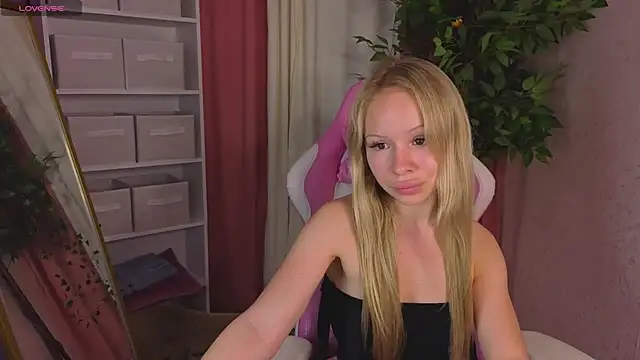 Milana_r0se Chat XXX live