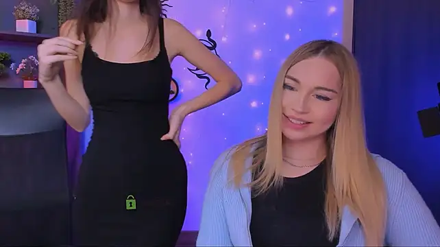 noelle_woww: διαδικτυακό σόου στην κάμερα