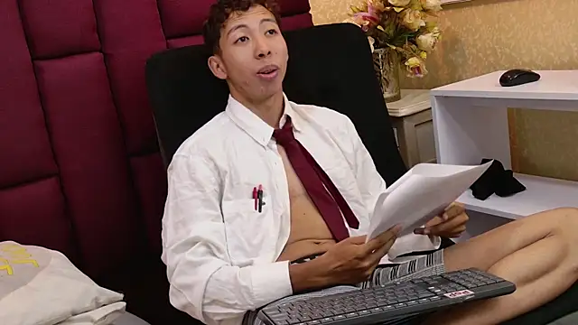 MOgekobig18 webcam show