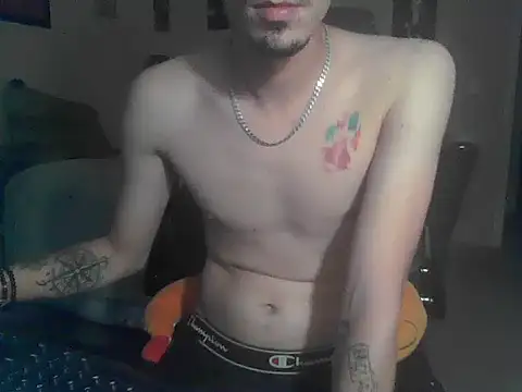 unlatinosatiro webcam show