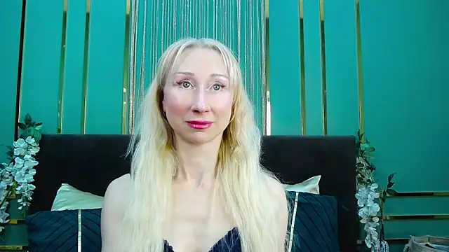 KissDreamm live XXX chat