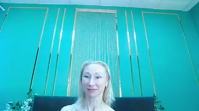 Show modela KissDreamm na web-kameri