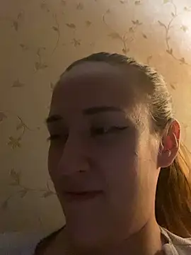emillylopez_ Pertunjukan Webcam