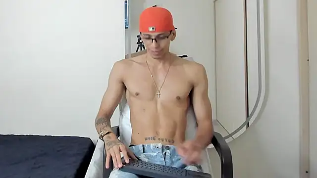 Show modela Mheysam_Youngerx na web-kameri