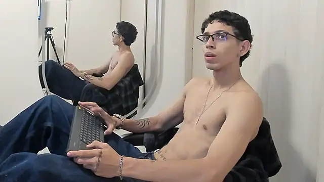 Webkamerová show Mheysam_Youngerx