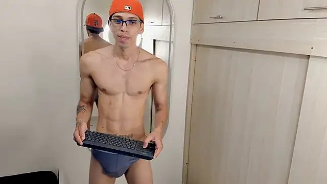 Show modela Mheysam_Youngerx na web-kameri