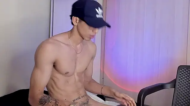 Mheysam_Youngerx Show in webcam