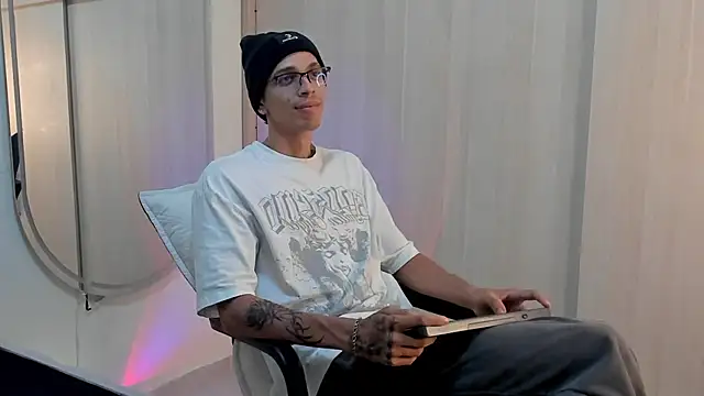 Mheysam_Youngerx Show Webcam