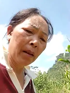 topless-play 网络视讯表演