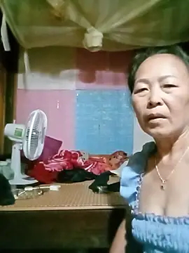 topless-play 网络视讯表演