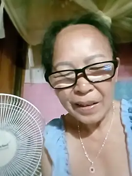 topless-play 网络视讯表演