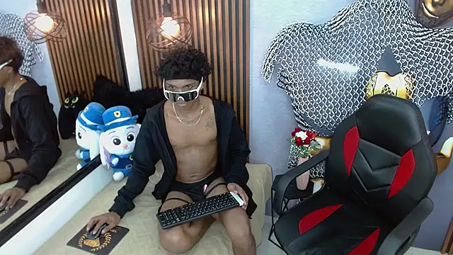Show modela AlessandroBlack_ na web-kameri