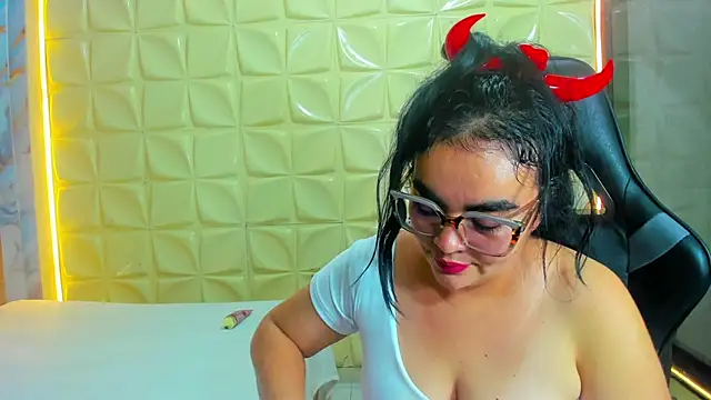 Chat +18 de megan_glenda ao vivo
