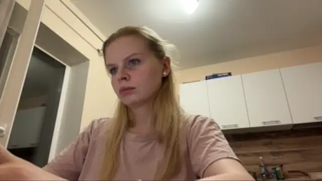 TasiaRibao Adlı Modelin Canlı XXX Sohbeti