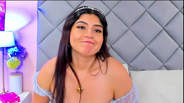 NahomyAdams' Live XXX Chat