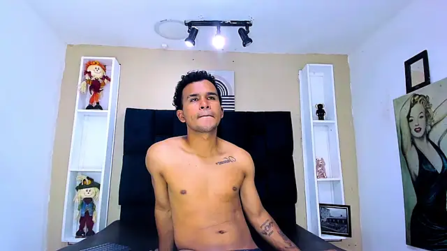 Show modela Brandon_Mark_ na web-kameri