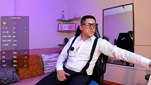 kevin_23_ Show in webcam