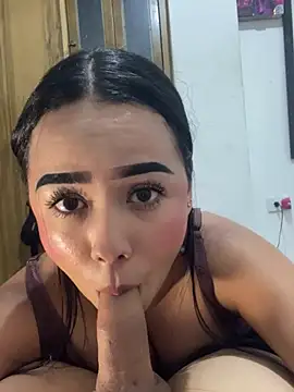 coral_tre's Webcam Show