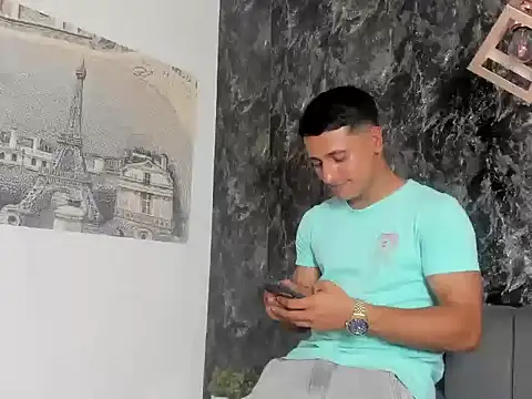 iron_king7 Adlı Modelin Web Kamerası Şovu